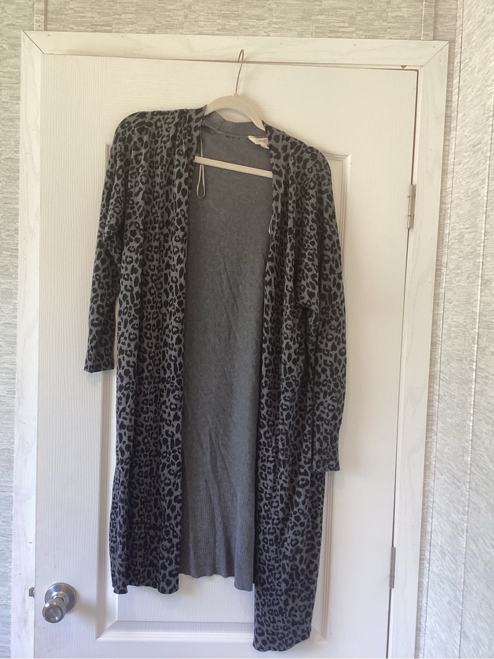 Terra & Sky Gray and Black Leopard Print Cardigan 0X EUC
